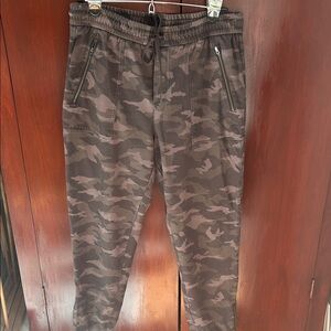 Athleta Women's Brown Camouflage Joggers